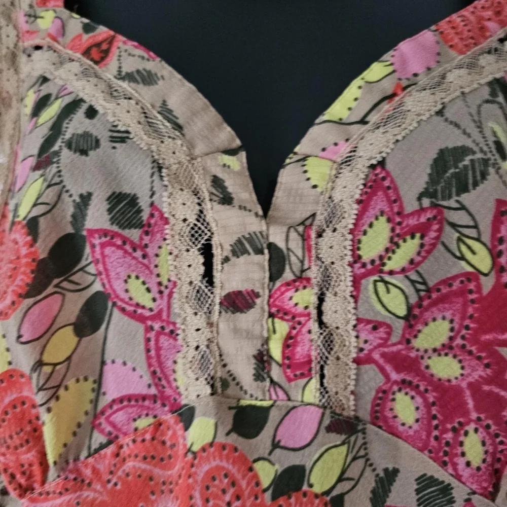 Y2K pink floral chiffon sweetheart neckline blouse - Picture 6 of 7